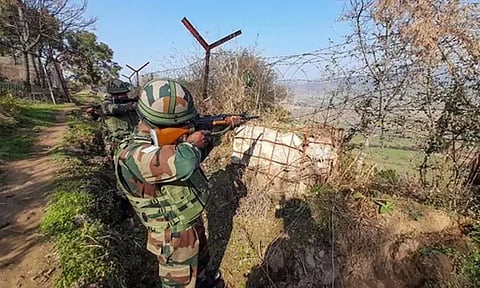 எல்லையில் ஊடுருவல் முயற்சி; துப்பாக்கி சண்டையில் இந்திய வீரர் பலி