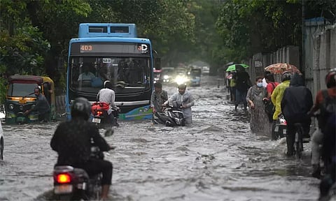 வட இந்திய மாநிலங்களில் கனமழை: வெள்ள பாதிப்பால் மக்கள் அவதி