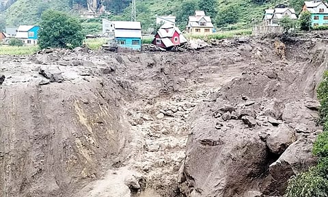 காஷ்மீர் மேகவெடிப்பு: 46 பேர் பலி; எண்ணிக்கை உயர கூடும் என அச்சம்