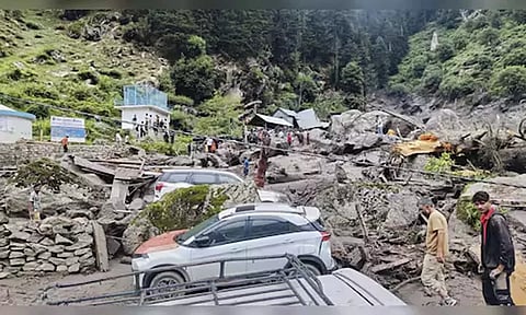 ஜம்மு - காஷ்மீர் பெரு வெடிப்பில் 60 பேர் உயிரிழப்பு, 200க்கும் மேற்பட்டோர் மாயம்