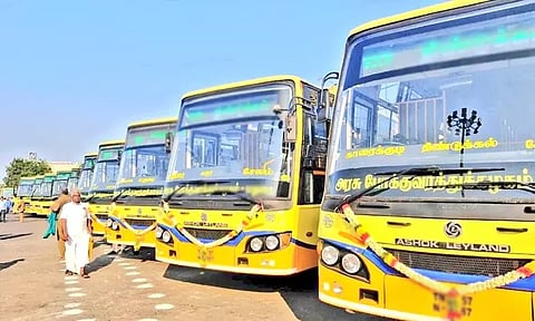 தொடர் விடுமுறை: கடந்த 2 நாட்களில் 3 லட்சம் பேர் அரசு பேருந்துகளில் பயணம்