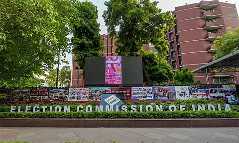 எதிர்க்கட்சிகள் குற்றச்சாட்டுக்கு நாளை தேர்தல் ஆணையம் பதில்: செய்தியாளர் சந்திப்புக்கு ஏற்பாடு