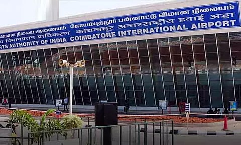 சார்ஜாவில் இருந்து கோவைக்கு ரூ.37 லட்சம் மதிப்புள்ள எலெக்ட்ரானிக் பொருட்கள் கடத்தல் - 5 பேரிடம் விசாரணை