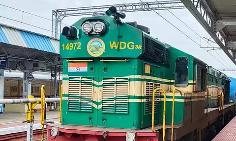 பாலக்காடு-திருச்செந்தூர் ரெயில் கோவில்பட்டியுடன் நிறுத்தம்