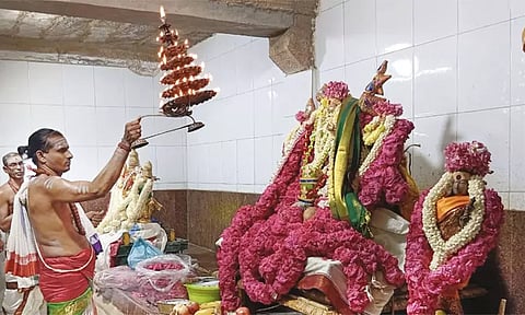 திருச்செந்தூர் ஆவணித் திருவிழா- குமரவிடங்கபெருமானுக்கு மகா தீபாராதனை