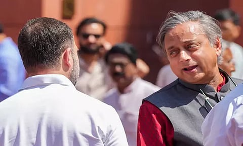 பிரதமர், முதல்-மந்திரிகளை பதவி நீக்கம் செய்யும் மசோதாவுக்கு சசிதரூர் ஆதரவு