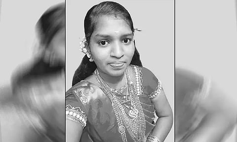 திருமணமான 2 ஆண்டுகளில் சோகம்.. பாதுகாப்பு படை வீரரின் மனைவி தற்கொலை - 3 பேர் மீது பாய்ந்த வழக்கு