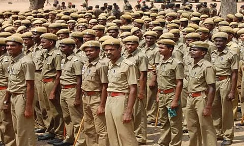 தமிழகத்தில் 3,665 காவலர் பணியிடங்களை நிரப்ப அறிவிப்பு வெளியீடு