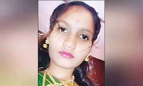 வேறொருவருடன் பழகிய காதலி... கண்டித்த வாலிபர்... அடுத்து நடந்த கொடூரம்