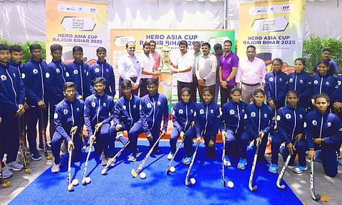 ஆசிய கோப்பை ஆக்கி: டிராபி சுற்றுப்பயணத்தை தொடங்கி வைத்த உதயநிதி ஸ்டாலின்