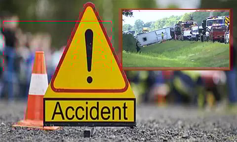 அமெரிக்கா: சுற்றுலா பஸ் விபத்தில் சிக்கி 5 பேர் பலி; இந்தியர்கள் உள்பட 40 பேர் காயம்