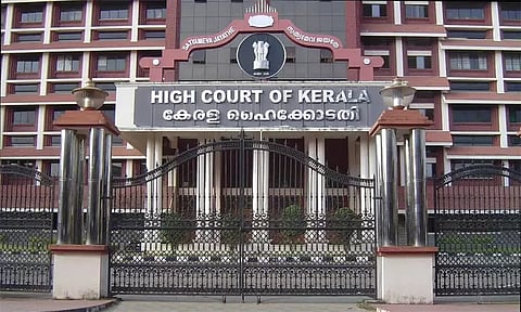 கேரளாவில் கோவில்களில் அரசியல் நிகழ்ச்சிகள் நடத்தக்கூடாது - ஐகோர்ட்டு உத்தரவு