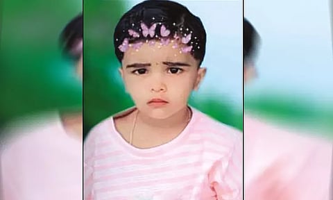 வீட்டு முன் விளையாடிய ஒன்றரை வயது குழந்தை.. அருகில் இருந்த தண்ணீர் வாளி.. அடுத்து நடந்த அதிர்ச்சி