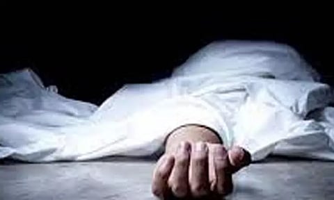 கழிவு நீர் தொட்டியில் விஷவாயு தாக்கி வீட்டு உரிமையாளர் உள்பட 3 பேர் பலி