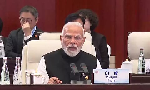 ‘பயங்கரவாதம் மனிதகுலத்திற்கு எதிரானது’ - பாகிஸ்தான் பிரதமர் முன்னிலையில் மோடி அதிரடி பேச்சு