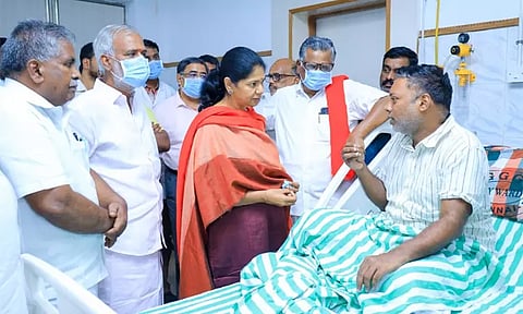 மருத்துவமனையில் அனுமதிக்கப்பட்டுள்ள சசிகாந்த் செந்தில் எம்.பி.யை நேரில் சந்தித்து நலம் விசாரித்த கனிமொழி