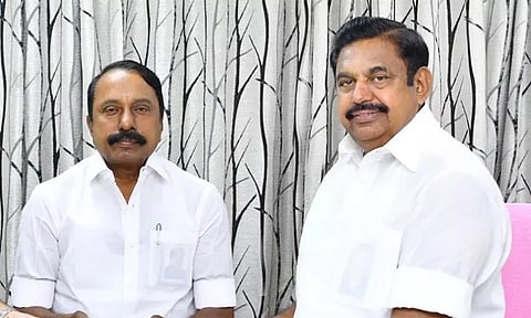 எடப்பாடியுடன் கருத்து வேறுபாடு?.. 5-ந் தேதி மனம் திறக்கிறேன் - செங்கோட்டையன் தகவல்