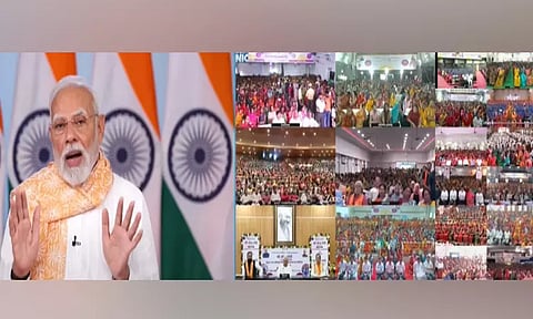 எனது தாயை எதிர்க்கட்சிகள் அவமதித்துவிட்டன - பிரதமர் மோடி வேதனை