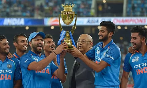 இந்திய கிரிக்கெட்டின் நன்மைக்காக அவர் இன்னும் 10 வருடங்கள் விளையாட வேண்டும் - கலீல் அகமது