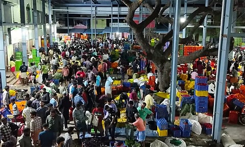 ஓணம் பண்டிகை; பூக்களின் விலை அதிகரிப்பு