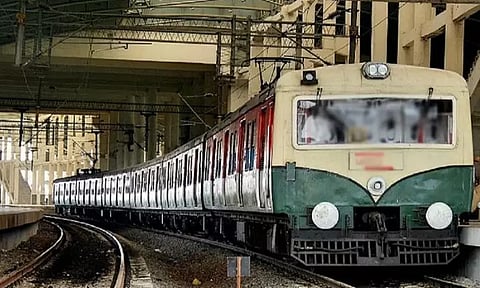சென்னை கடற்கரை-கும்மிடிப்பூண்டி உள்பட 11 மின்சார ரெயில்கள் ரத்து