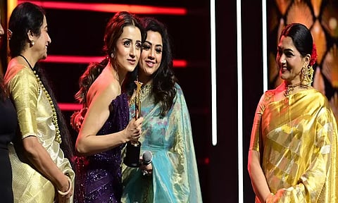 விஜய்யின் அனைத்து கனவுகளும் நிறைவேறட்டும் - நடிகை திரிஷா