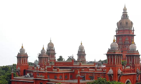 தேர்தல் ஆணையத்திற்கு எதிரான மனு: அதிரடி உத்தரவிட்ட சென்னை ஐகோர்ட்டு