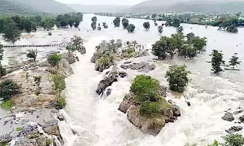 தமிழகத்திற்கு இந்த ஆண்டு இதுவரை 220 டி.எம்.சி. காவிரி நீர் திறப்பு: கர்நாடகா