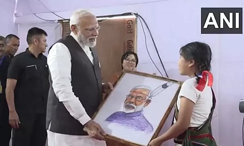 மணிப்பூர் சென்றடைந்தார் பிரதமர் மோடி