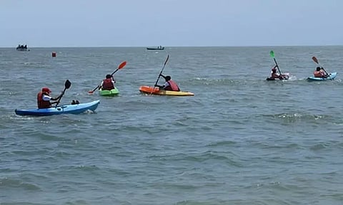 தூத்துக்குடியில் தேசிய கடல் சாகச விளையாட்டுப் போட்டிகள் தொடங்கியது