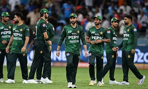 இந்தியாவுக்கு எதிரான ஆட்டம்: பரிசளிப்பு நிகழ்வில் பாக்.கேப்டன் பங்கேற்காதது ஏன்..? பயிற்சியாளர் விளக்கம்