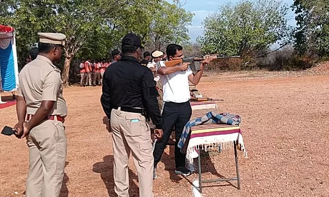 தூத்துக்குடி: போலீஸ் உயர் அதிகாரிகளுக்கு துப்பாக்கி சுடும் போட்டி