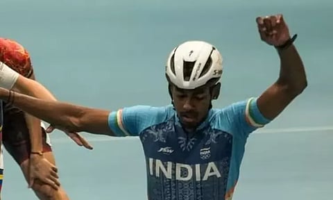 உலக ஸ்பீட் ஸ்கேட்டிங்: தங்கம் வென்று தமிழக வீரர் வரலாற்று சாதனை