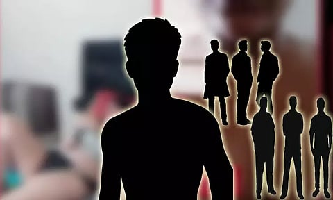 ஓரினச்சேர்க்கை செயலி: பிளஸ்-1 மாணவரை 2 ஆண்டுகளாக சீரழித்த 14 பேர்... கேரளாவில் அதிர்ச்சி சம்பவம்