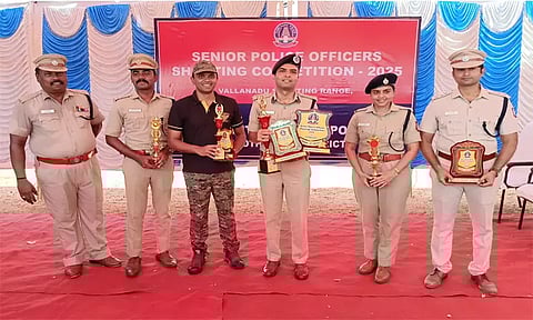 தூத்துக்குடி: ஒட்டு மொத்த துப்பாக்கி சுடும் போட்டியில் திருநெல்வேலி சரக டி.ஐ.ஜி. முதலிடம்