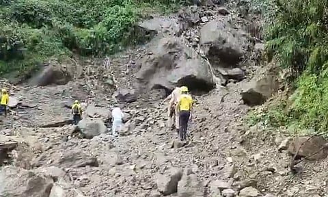 உத்தரகாண்டில் நிலச்சரிவு: வீடுகள் இடிந்து விழுந்ததில் 10 பேர் மாயம்