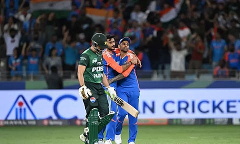 கை குலுக்க மறுத்த விவகாரம்: பாக். அணியை விளாசிய இந்திய முன்னாள் கேப்டன்