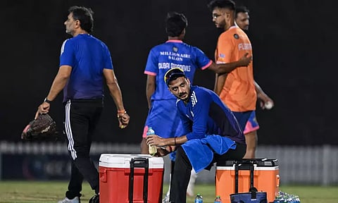 பீல்டிங்கின்போது தலையில் அடிபட்ட அக்சர்... பாகிஸ்தானுக்கு எதிரான ஆட்டத்தில் விளையாடுவாரா..?