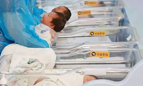 சீனாவிற்கு போட்டி: குழந்தை பெற்றுக் கொள்பவர்களுக்கு ரூ.3 லட்சம் பரிசுத்தொகை அறிவித்த தைவான்