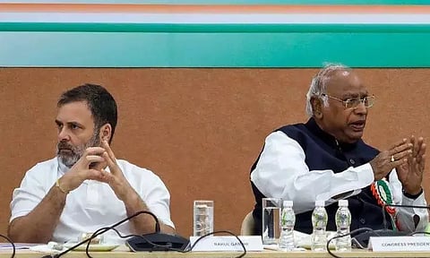 பீகாரில் இன்று காங்கிரஸ் காரிய கமிட்டி கூட்டம்; தலைவர்கள் வருகை