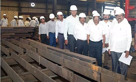 தேனாம்பேட்டை – சைதாப்பேட்டை உயர்நிலை மேம்பாலம்: அமைச்சர் எ.வ. வேலு ஐதராபாத்தில் ஆய்வு