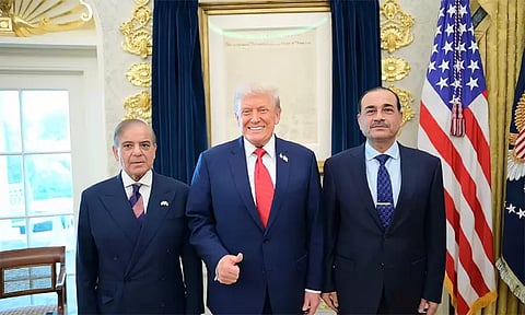 அமெரிக்க ஜனாதிபதி டிரம்ப் உடன் பாகிஸ்தான் பிரதமர், ராணுவ தளபதி சந்திப்பு