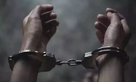 கோவில்களின் பெயரில் போலி இணையதளம்; தெலுங்கானாவை சேர்ந்த 2 பேர் கைது