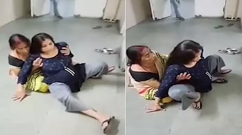 தரையில் அமர்ந்து குழந்தை பெற்றெடுத்த கர்ப்பிணி.. சுகமாக இருக்கிறதா? என்று கேலி செய்த நர்சுகள் - உத்தரகாண்டில் அவலம்