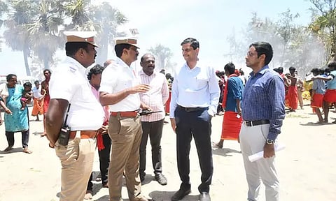 சூரசம்ஹார விழா: குலசேகரன்பட்டினம் முத்தாரம்மன் கோவிலில் தூத்துக்குடி கலெக்டர் ஆய்வு