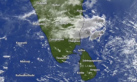 வங்கக்கடலில் புயல் சின்னம்.. 9 துறைமுகங்களில் 1-ம் எண் புயல் எச்சரிக்கை கூண்டு ஏற்றம்