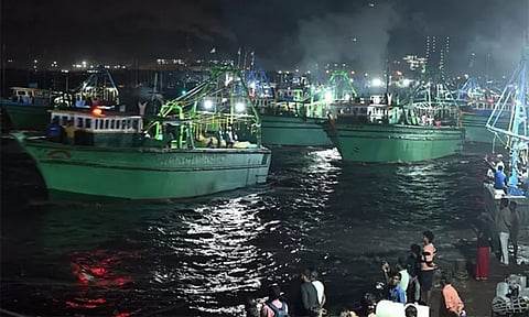 தூத்துக்குடி: 7 நாட்களுக்கு பின் 179 விசைப்படகுகளில் மீனவர்கள் கடலுக்கு சென்றனர்