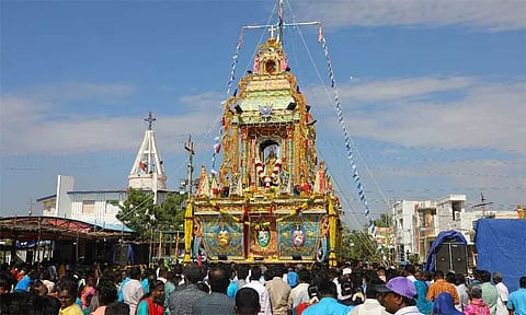 புன்னக்காயல் மாதா கோவில் தேர் பவனி