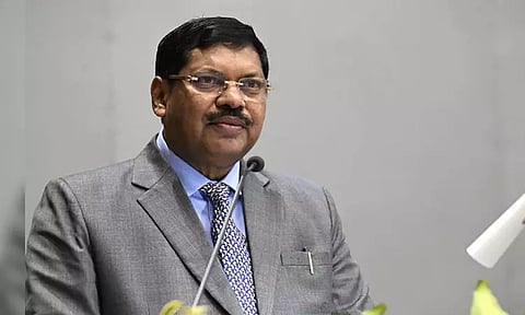 உச்ச நீதிமன்ற தலைமை நீதிபதி பி.ஆர் கவாய் மீது தாக்குதல் முயற்சி