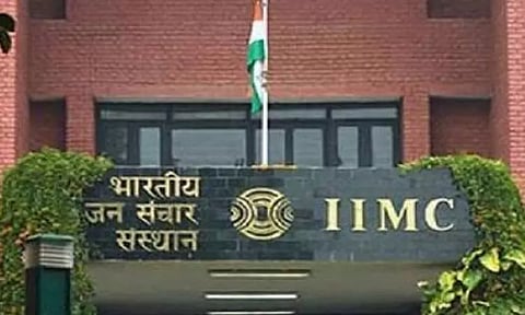 இந்தியன் இன்ஸ்டிடியூட் ஆப் மாஸ் கம்யூனிகேஷன் கல்வி நிறுவனம் வழங்கும் படிப்புகள் என்னென்ன?